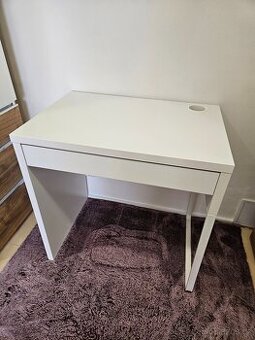 Psací stůl IKEA MICKE jako nový