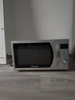 Mikrovlnná trouba s grilem