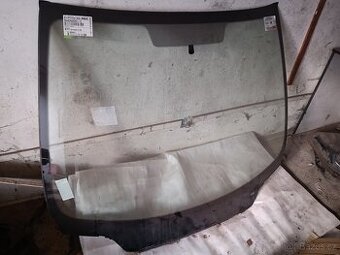 Nové čelní sklo na Peugeot 307