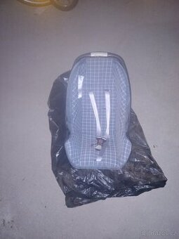 Dětská autosedačka-vajíčko