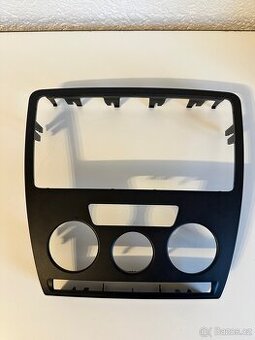 Rámeček autorádia Škoda