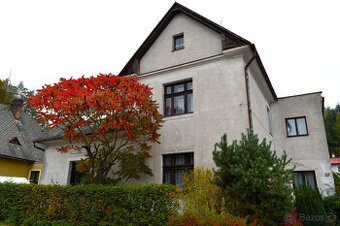 Náchod - Prodej rodinného domu se třemi jednotkami a garáží