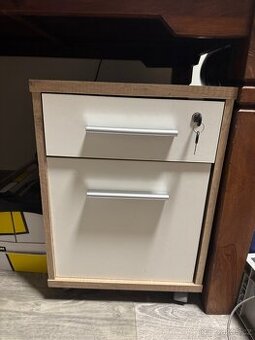 Prodám uzamykatelný boxy