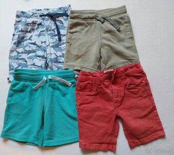 Rifle,tepláky, kraťasy, vel. 98