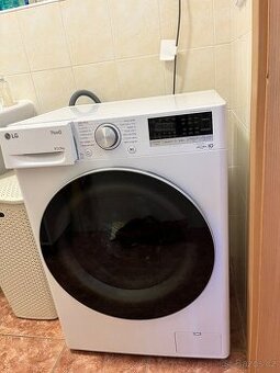 Skoro nová pračka se sušičkou LG