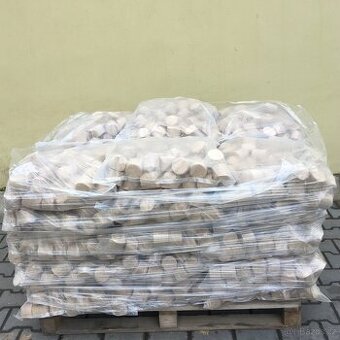 🔥 Dřevěné brikety z tvrdého dřeva – Dub & Buk 🔥