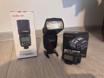 Godox blesk a odpalovac