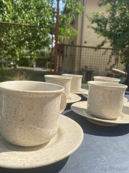 Sada 6ks hrníčků s podšálky