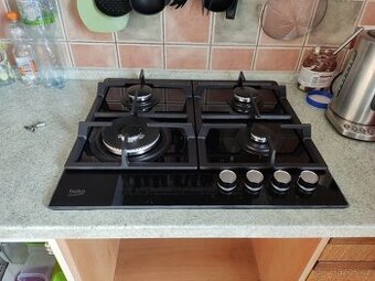 PRODÁM VESTAVNOU PLYNOVOU DESKU BEKO