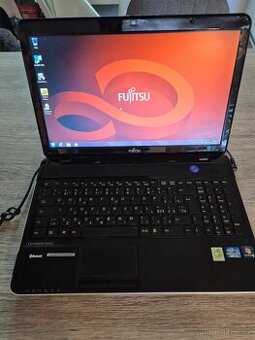 Notebook Fujitsu LIFEBOOK AH531 15,6" LED