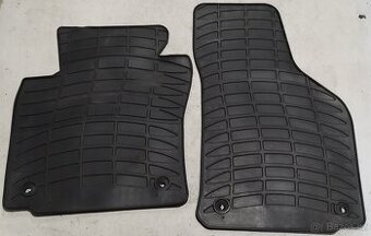 Prodám  sadu gumových autokoberců ŠKODA OKTAVIA - 2