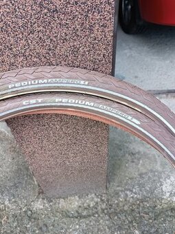 Nové pneu 700x38C