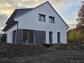 Prodej rodinného domu 150 m2, 5+kk, pozemek 400 m2, v obci D