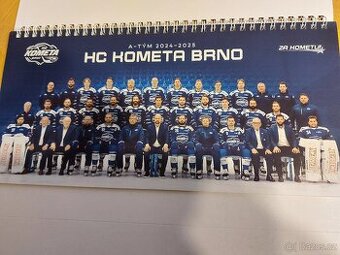 kalendář 2025 HC Kometa Brno s podpisy hráčů - 1