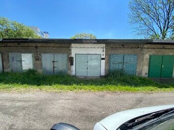 Pronajmu garáž 20 m² – ideální jako sklad nebo dílna – Ostra