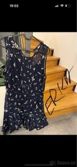 Šaty Tommy Hilfiger vel 10, sedi 38-40