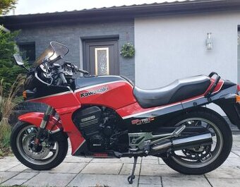 Kawasaki GPZ 750 R, rok 1985, najeto 43168 Km, krásný stav.