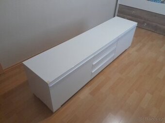 Nízká skříňka - zachovalá, neponičená, plně funkční