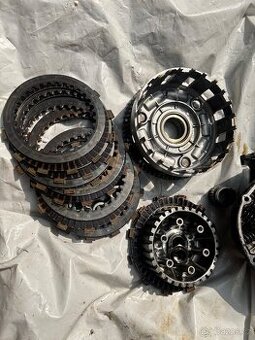Spojka na Yamaha R1 04-06 Rn12 - 1