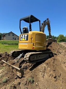 Pásový bagr CAT 303.5E 3,5T 2017