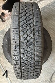 Bridgestone Blizzak 215/70 R15C dot 36/22