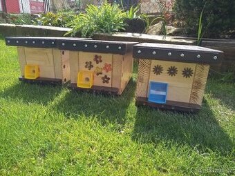 Čmelín  plně vybavený,  EKO nátěr, ruční výroba