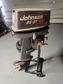 Lodni motory na opravu nebo dily i s doklady