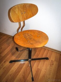 Kancelářská židle dřevěná