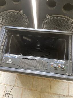 Zesilovač behringer europower ep2500 +bedna SKB orange