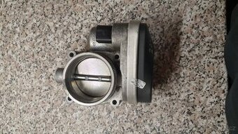 BMW e91 e90 2.0 95kw škrtící klapka