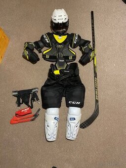 Hokejová výstroj a výzbroj