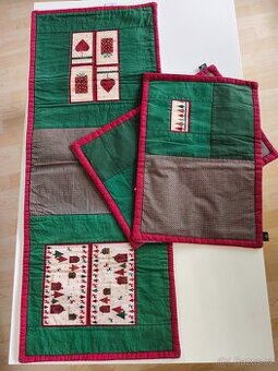 ručně šitá bavlněná vánoční sada – běhoun na stůl + 2 prostí