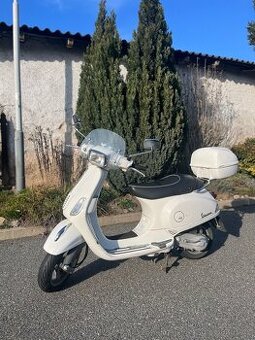 Piaggio Vespa S 50 - limitka hranaté světlo