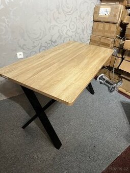 Jídelní stůl - NOVÝ