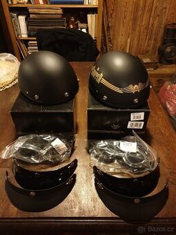 PŘILBA NA MOTORKU CHOPPER