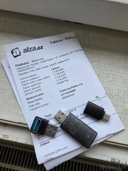 Bezdrátový CarPlay / USB adaptér Ottocast MINI AI