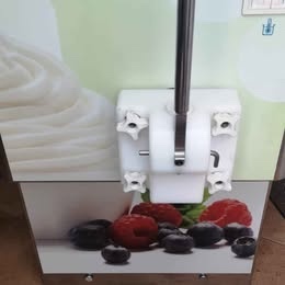 Zmrzlinový stroj Gelmatic