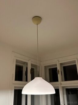 Lampa zavesna