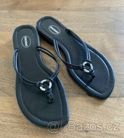 Černé letní žabky s kamínky vel. 38