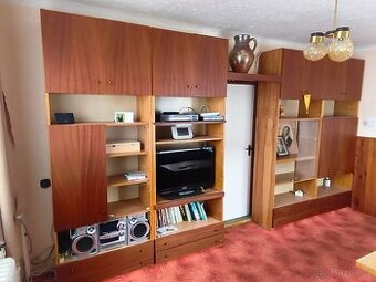 Daruji obývací stěnu