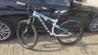 Celoodpružené horské kolo Scott Spark 700