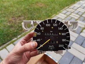 Mercedes Benz 190D, 2.5 - tachometr