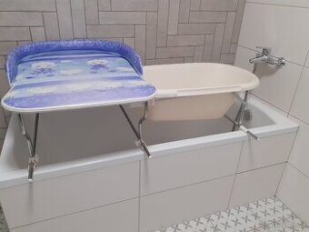 Přebalovací pult s vaničkou