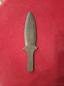 Bronzový nůž 4 až 2 století před.n.l.