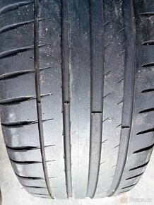 Pr Sadu pneu 215/40/18 Michelin