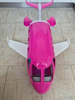 Nabízím Barbie letadlo a sanitku
