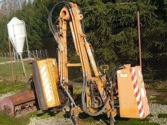příkopová sekačka, příkopové rameno, příkopový mulčovač