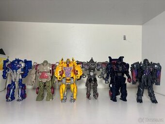 Transformers set 6 figurek - Auta, Stíhačka, Dinosaurus