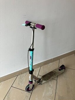 Koloběžka freestylová Oxelo Mid5 Girl Cactus 6-9 let