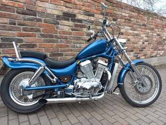 Suzuki intruder 750